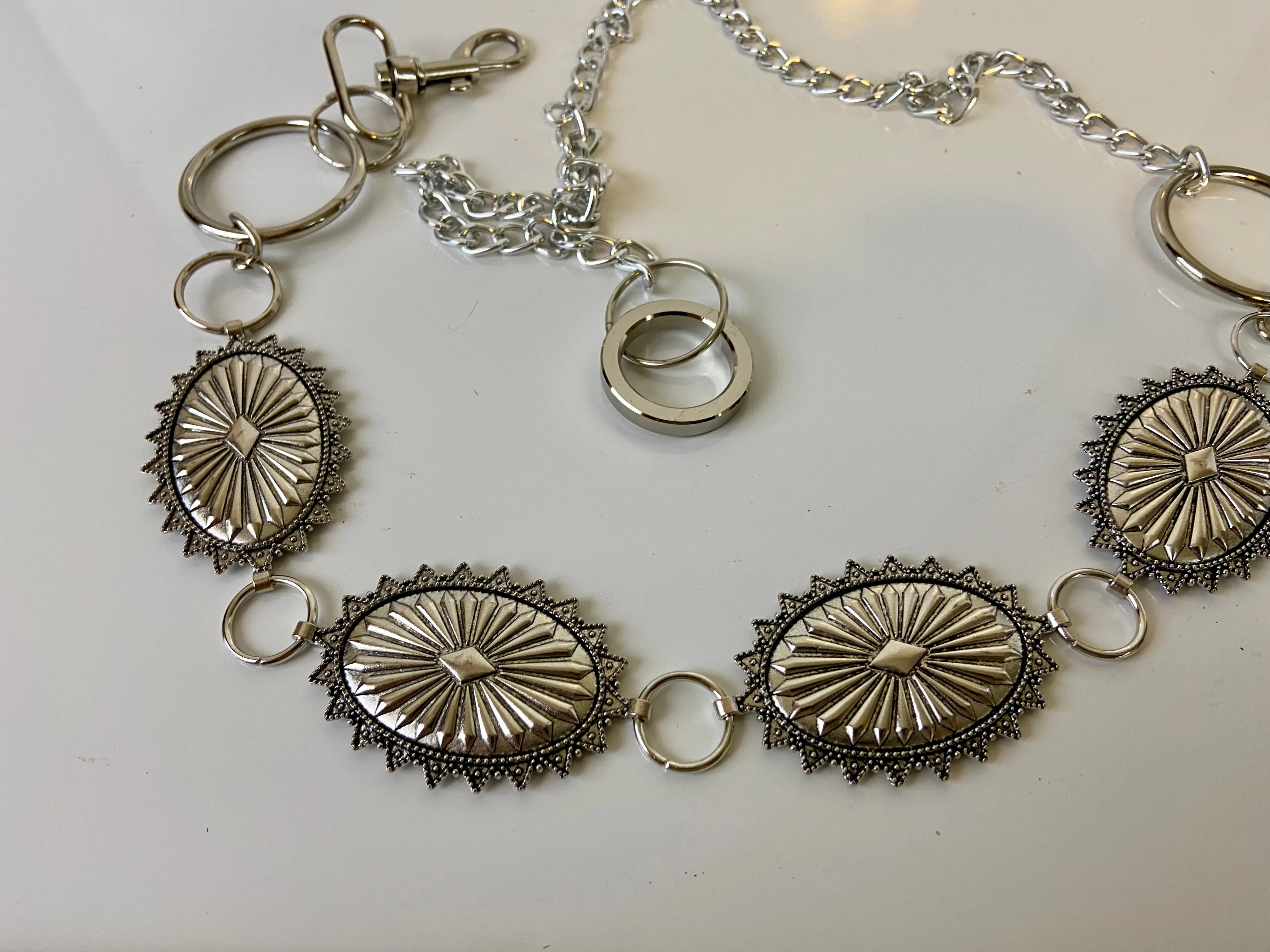 Carved western chain belt