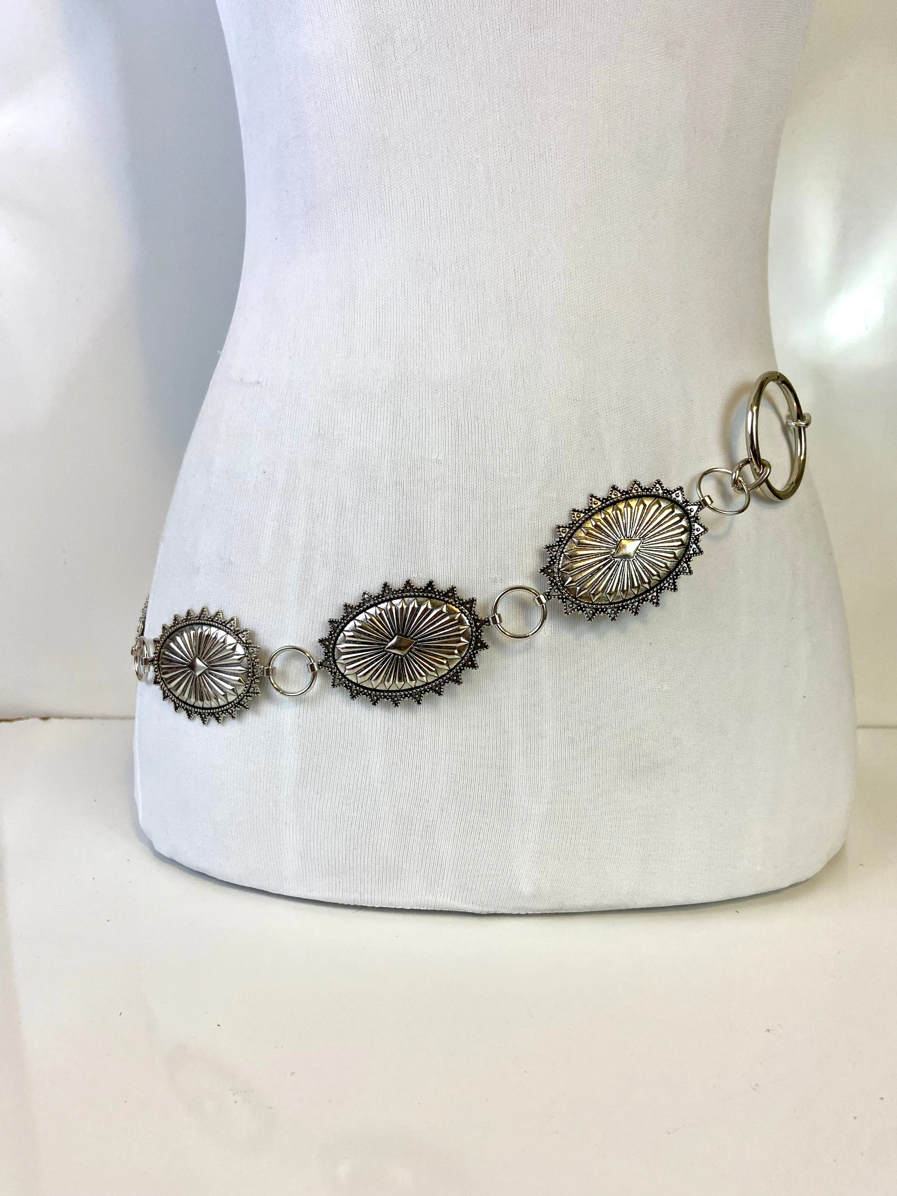 Carved western chain belt