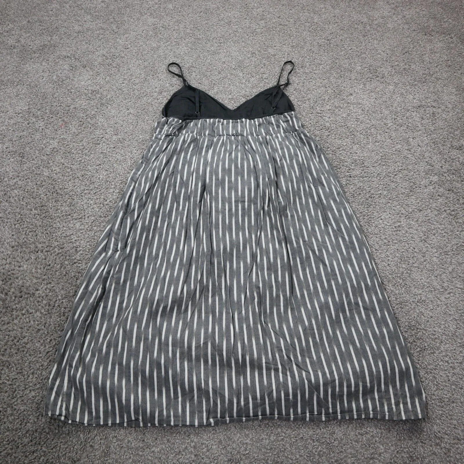 Converse One Star Women A Line Strappy Dress V Neck Smocked  White Gray Size 2