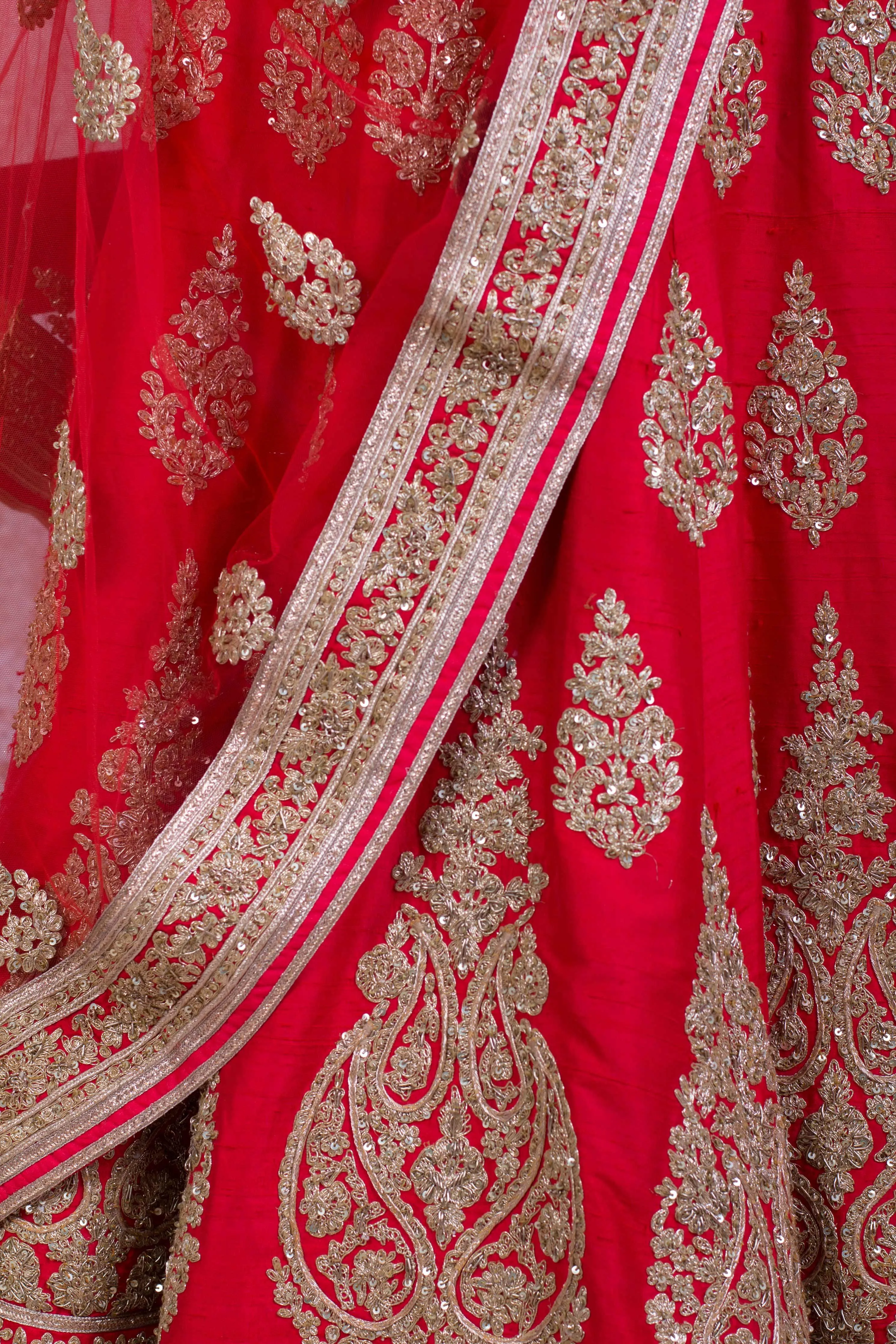 J7/1002 Silk Emb Lengha