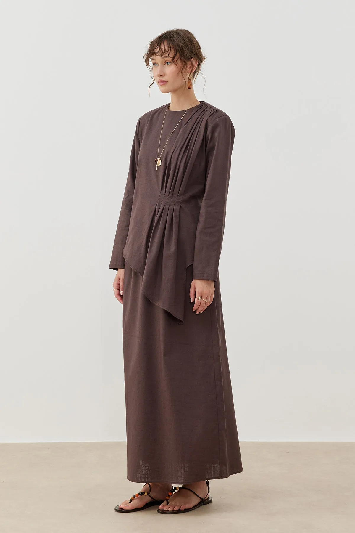 LINEN LOOKING PLEATED BLOUSE BROWN