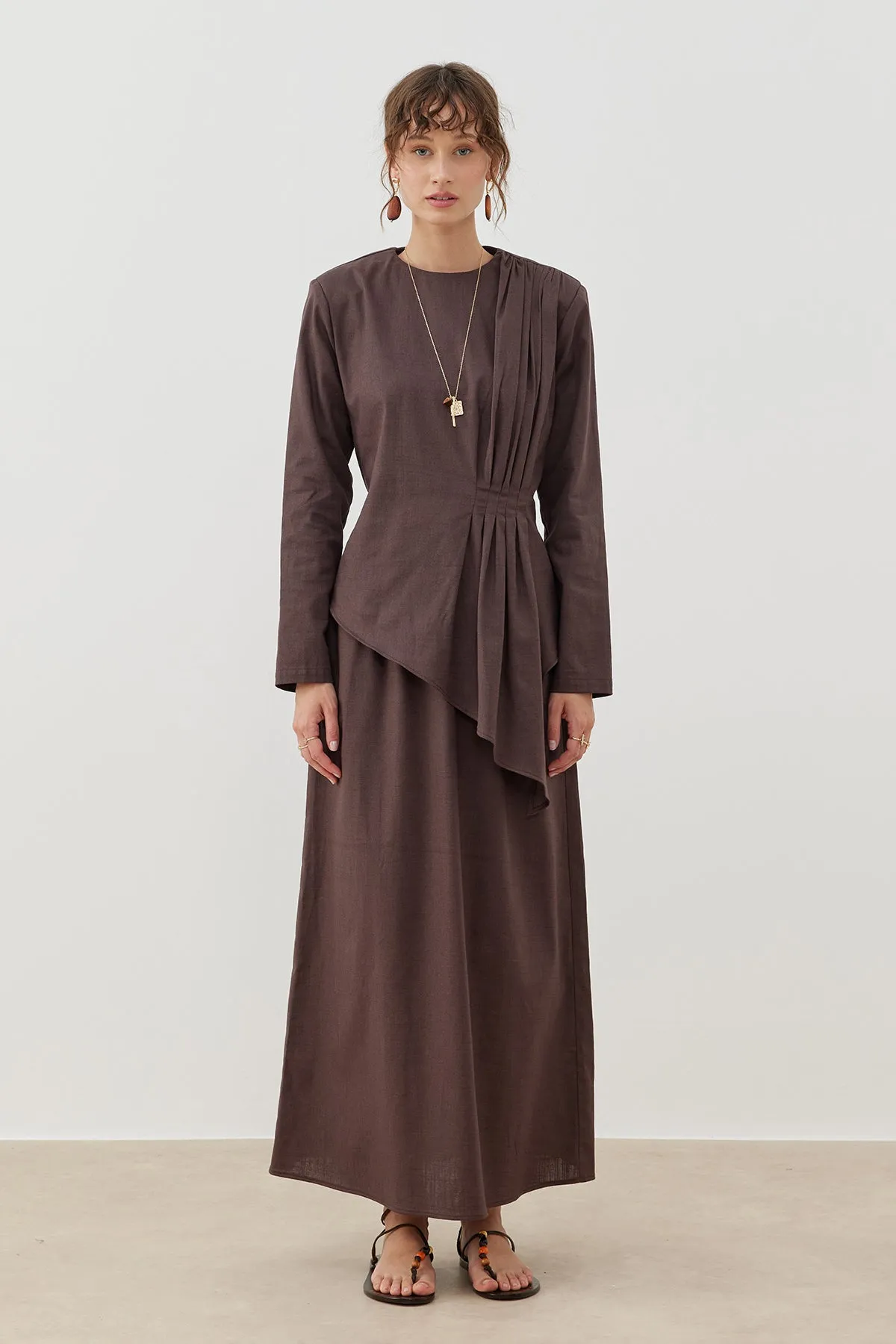 LINEN LOOKING PLEATED BLOUSE BROWN