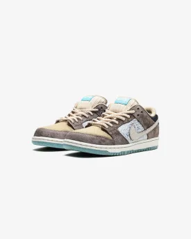 Nike SB Dunk Low ‘Big Money Savings’ Sneakers