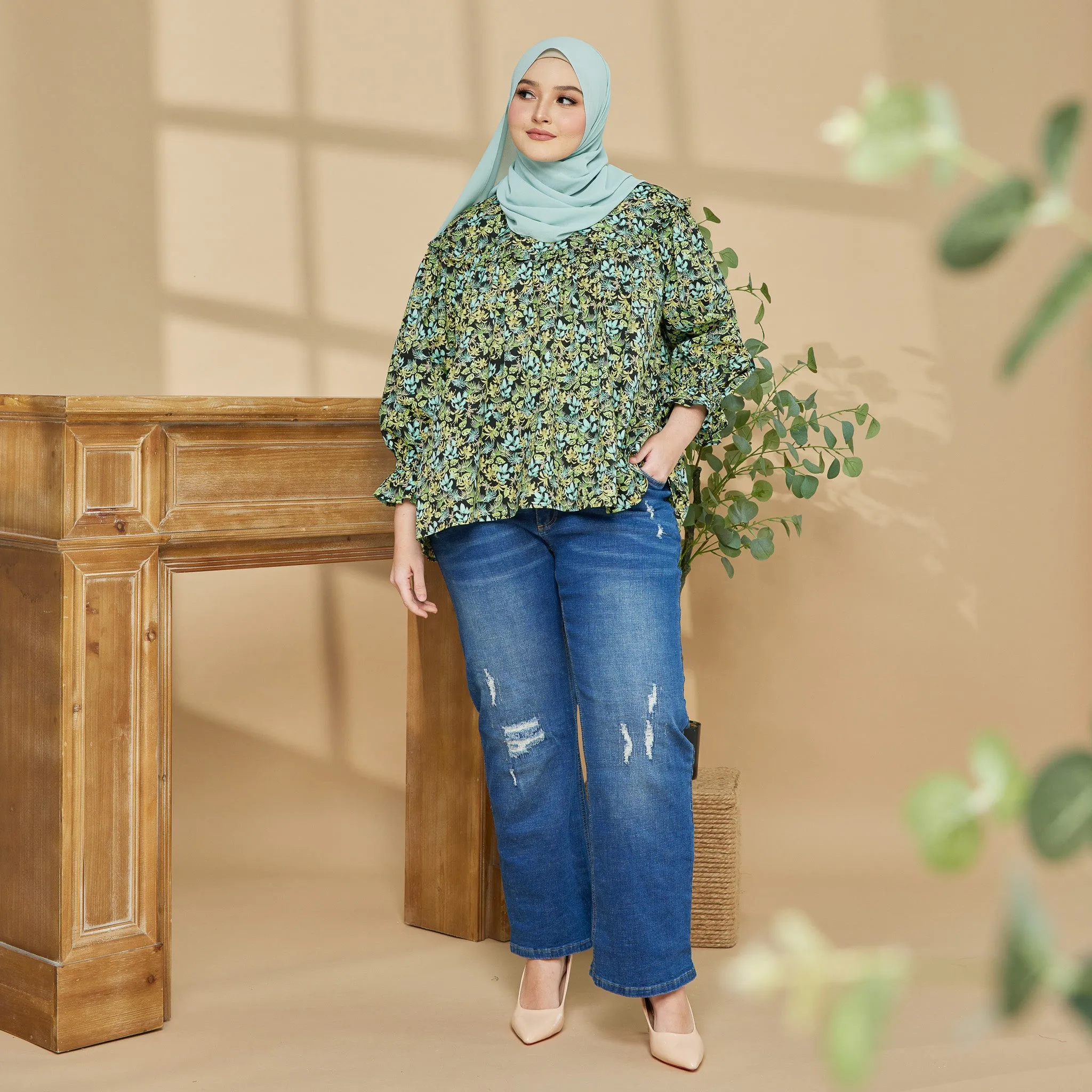 Shamra Blouse - Black Mini Flower Print